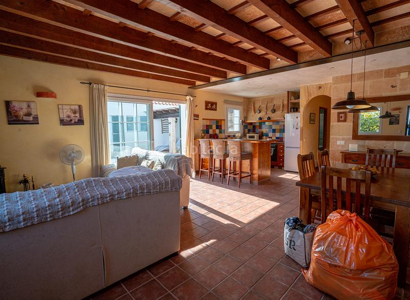 Foto db0862b0-4712-4ea4-a139-b89ab0c3b059. Chalet  unifamiliar doble con vistas al mar en Es Mercadal