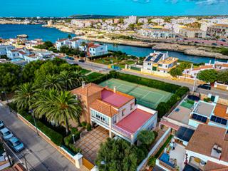Chalet à Ciutadella. Chalet exclusivo junto a la playa en ciutadella