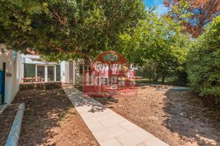 Chalet in Cala d´En Bosch-Serpentona. Encantador adosado reformado a pocos minutos del mar en cala'n b