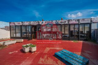 Terreny residencial a Cala en Blanes. Se vende restaurante para conversión en vivienda para empleados
