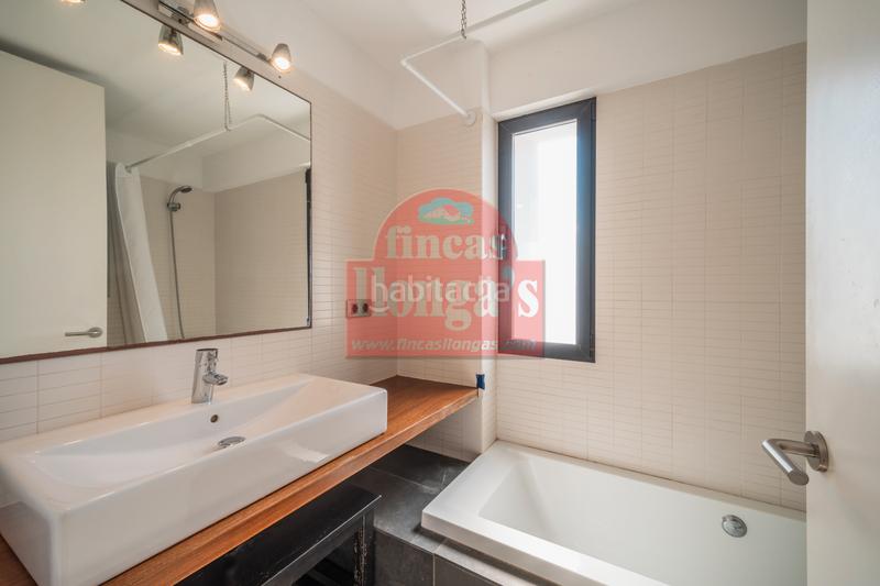 Foto 06a4eb2f-a1b5-417e-87d0-2bfdc3bac2ae. Xalet amb xemeneia piscina a Cala Blanca Ciutadella de Menorca