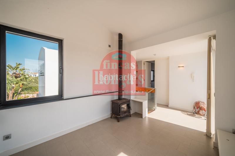 Foto 0d6e39a9-566e-4b37-a2a3-a84486d34fbc. Xalet amb xemeneia piscina a Cala Blanca Ciutadella de Menorca