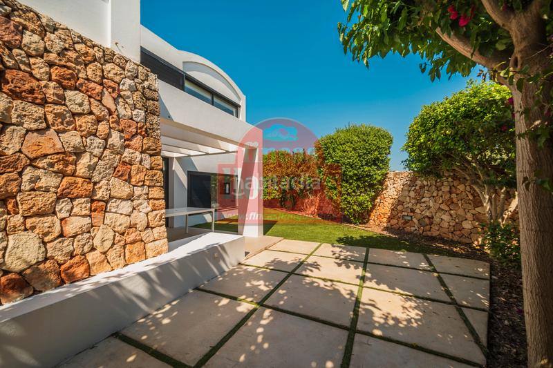 Foto 696e5750-080a-4ec2-afaf-d40f84054819. Xalet amb xemeneia piscina a Cala Blanca Ciutadella de Menorca