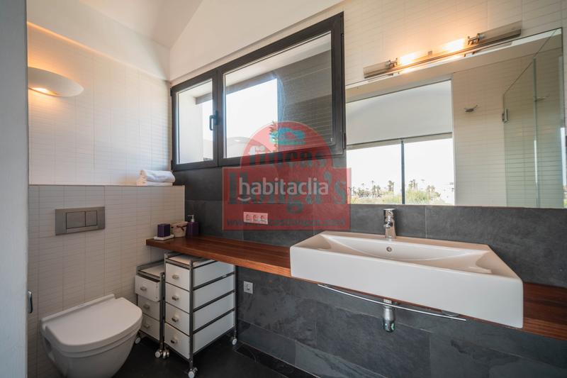 Foto 75a2e5f4-70d1-4805-892a-79cde9035476. Xalet amb xemeneia piscina a Cala Blanca Ciutadella de Menorca