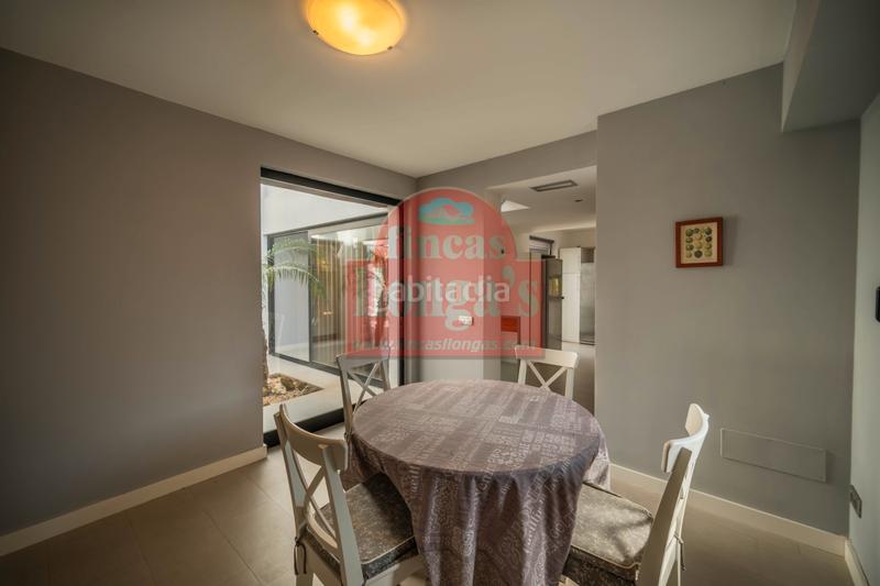 Foto b232c4cf-9566-4883-94aa-87e971bfcf8c. Xalet amb xemeneia piscina a Cala Blanca Ciutadella de Menorca