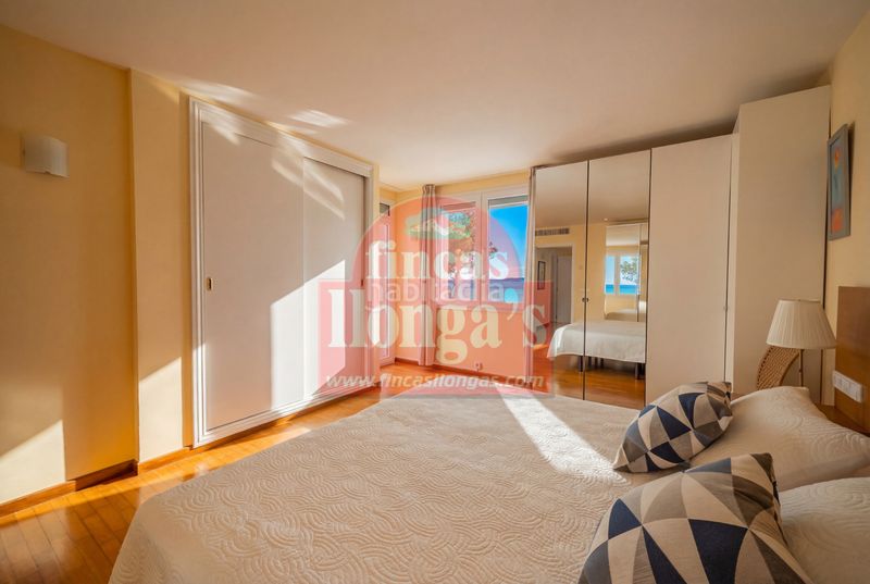 Foto c88cc2ca-2652-4215-be7f-aef1d08f6f26. Xalet amb xemeneia piscina a Badia Blava-Badia Gran-Tolleric Llucmajor