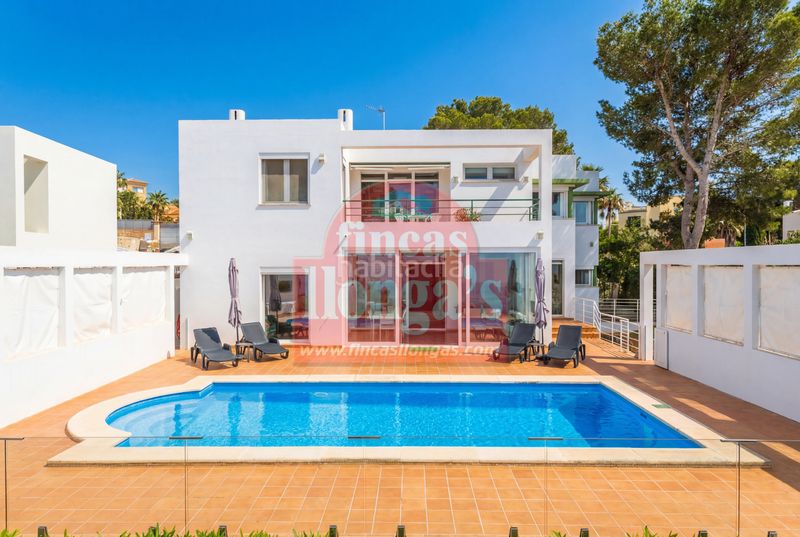 Foto eb80dede-e206-4b07-abfa-2f4a912e18d9. Xalet amb xemeneia piscina a Badia Blava-Badia Gran-Tolleric Llucmajor