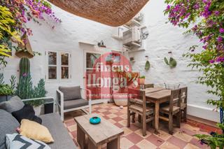Casa a Ciutadella. Casa reformada con patio en el casco antiguo de ciutadella