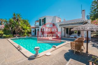 Xalet a Binibèquer. Chalet con piscina en binibeca vell