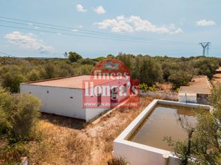 Mas à Ciutadella. Casa de campo con amplio terreno a 3 km de ciutadella