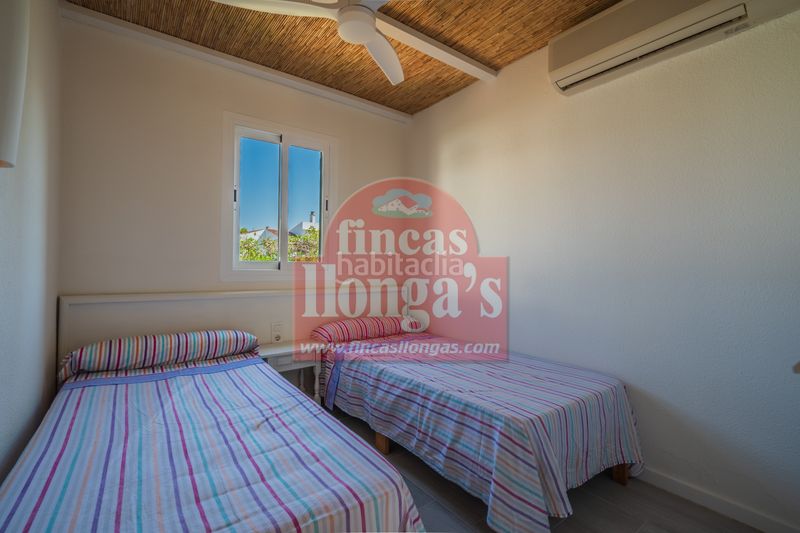 Foto 2f7d7e5f-3ad0-4f51-bb33-25779ada45cd. Casa pareada apartamento reformado con terraza en cala’n bosch en Ciutadella de Menorca