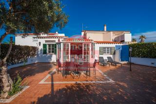 Casa adosada en Cala d´En Bosch-Serpentona. Exclusiva!! encantador apartamento en planta baja con jardín pri