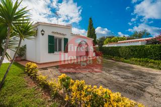 Chalet en Cala Blanca. Encantador chalet en son carri