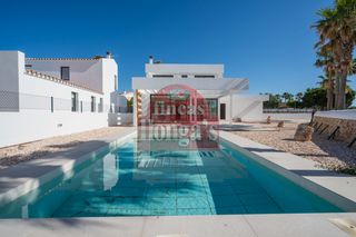 Chalet à Cala Blanca. Espectacular y moderno chalet de obra nueva en venta en son blan