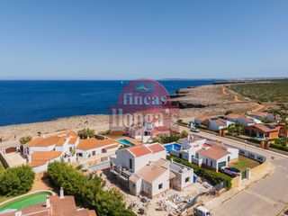 Chalet in Cala Blanca. Se vende en exclusiva! chalet de obra nueva con vistas al mar en