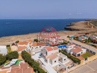 Xalet a Cala Blanca. Se vende en exclusiva! chalet de obra nueva con vistas al mar en