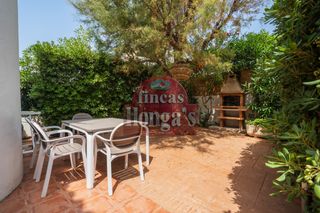 Casa adossada a Cala d´En Bosch-Serpentona. Se vende en exclusiva! adosado con amplio patio en cap d'artrutx