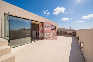 Dachwohnung in Ciutadella. Ático dúplex de diseño de obra nueva con grandes terrazas y gara
