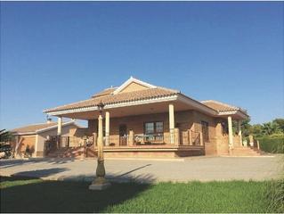 Chalet in San Mateo. Impresionante chalet en campillo