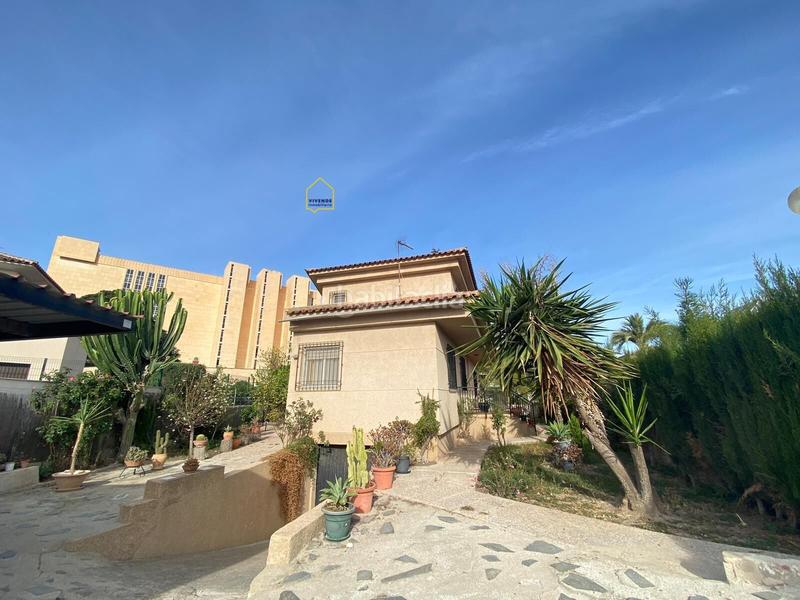 Foto 29f00c01-6395-4020-b39e-7fa6bfb80bf1. Chalet  en zona privilegiada en Sutullena Lorca