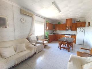 Masia  Camino de ortuño. Chalet de campo con terreno y granja de cerdos junto a la estaci