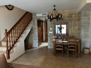 Dúplex  Calle archena. Duplex con patio y garaje en la zona del mercadona de puerto lum