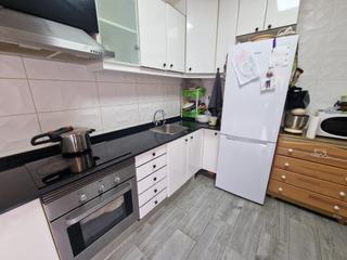 Casa a Casco Antiguo. Casa en exclusiva reformada en esquina dividida en dos viviendas
