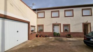 Maison à La Hoya. Gran vivienda con 8 habitaciones