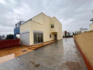 Casa a Purias. Pareado nuevo en torre del obispo