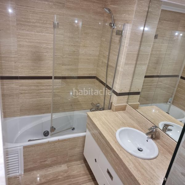 Foto b5ad91db-2bc9-40ef-bb72-ef0afa1cb2d2. Planta baixa amb calefacció aparcament piscina a Águilas