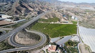Landgut in Casco Antiguo. Finca de 7 hectáreas en las palomas águilas