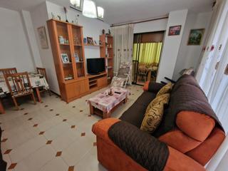 Appartement à Casco Antiguo. Piso en esquina, pleno centro de águilas  luminoso y totalmente