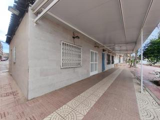 Haus in El Rubial. Fabulosa casa con local en primera linea de playa  aguilas