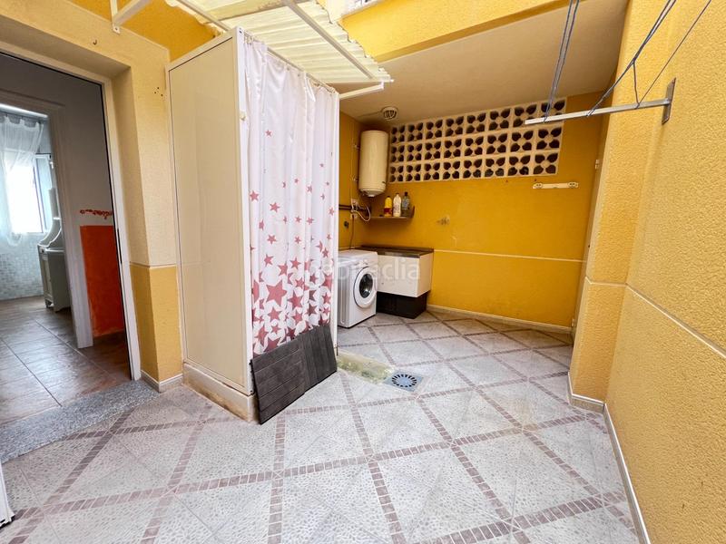 Foto 9aecab79-7af0-4efc-bbd2-901ee3367658. Casa dúplex en urbanización primera linea en Calabardina aguilas en Águilas