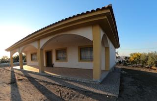 Chalet à Aguaderas. Magnífico chalet nuevo a estrenar