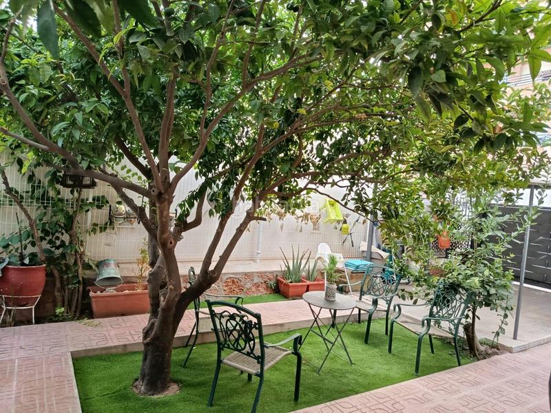 Foto bed5e14a-b5ef-4d1f-89fc-0fdb29a10830. Casa aparellada amb aparcament a Sutullena Lorca