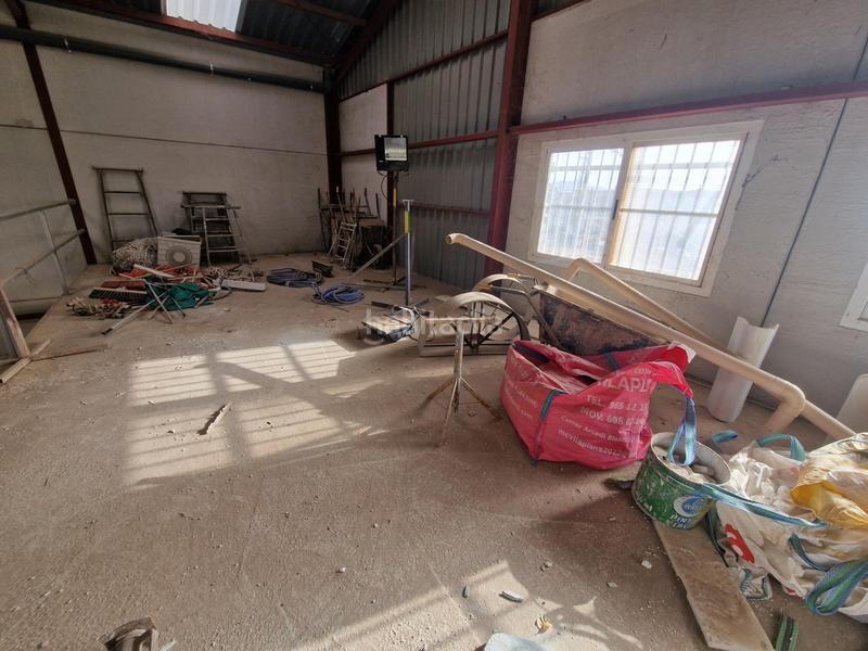 Foto c149f8c2-afab-465e-9df7-34a08744f718. Capannone industriale in Águilas