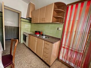 Apartament  Calle de san marcelino. Apartamento en el corazón de águilas  ideal para inversores