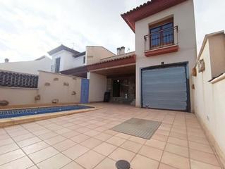 Casa adossada a Almendricos. Chalet adosado, con piscina a la venta en almendricos