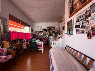 Geschäftsraum  Calle de pablo iglesias. Oportunidad de inversión en local comercial en el corazón de águ
