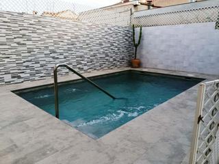 Chalet à Escucha. Chalet de 6 dormitorios y piscina privada, a la venta en lorca