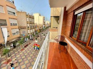 Appartement  Calle del conde de aranda. Amplio piso en el corazón de águilas, a pasos del mar