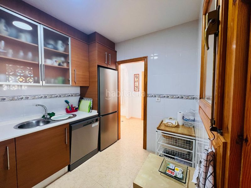 Foto 08c22cfc-3485-4093-ba70-6a08b89ea992. Casa amb aparcament a Águilas