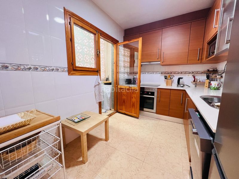 Foto 1abcc1b1-64ed-42ed-a483-8dd9071d55c5. Casa amb aparcament a Águilas