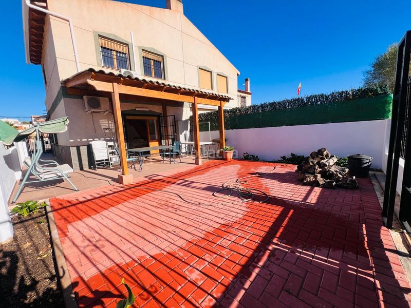 Foto b91712b6-1620-43f5-8aa5-af793daeb08a. Casa amb aparcament a Águilas