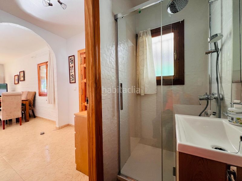 Foto d954867d-9f73-4b56-a483-1733ec65e3bc. Casa amb aparcament a Águilas