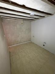 Planta baixa a San Mateo. Planta baja adosada en casco historico de lorca