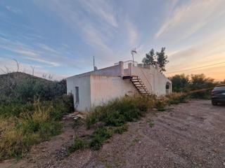 Masia  Águilas. Amplia casa con terreno en águilas  oportunidad única