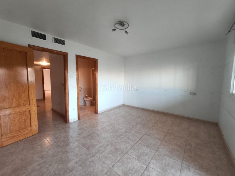 Foto 4f11da75-ae1e-48d1-be6a-955462ca69ff. Casa amb aparcament a Águilas