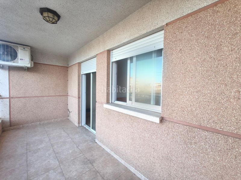 Foto 7259e8f4-f47c-433d-b22e-31615b9a9386. Casa amb aparcament a Águilas